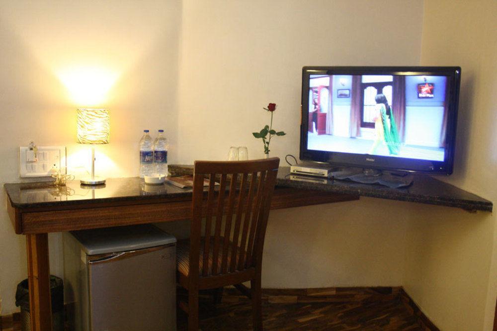 Hotel Treebo Trend Sahara Pune Esterno foto